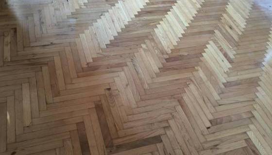 Posa parquet a spina a Siracusa